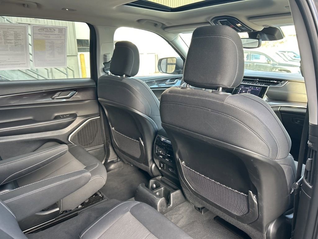 Used 2022 Jeep Grand Cherokee L Laredo w/ Luxury Tech Group I image 45