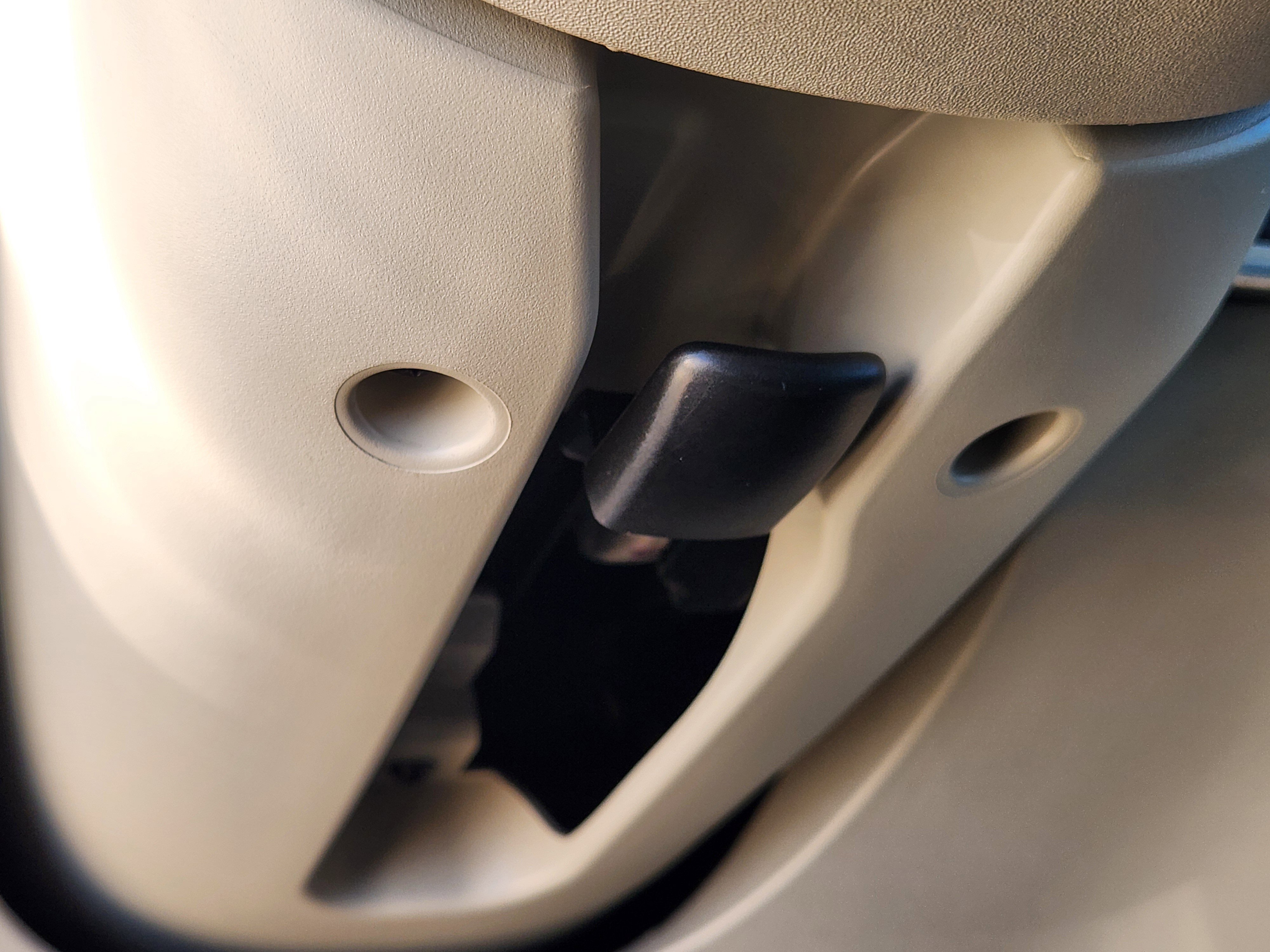 Used 2017 Volvo XC90 T6 Momentum w/ Vision Package image 35