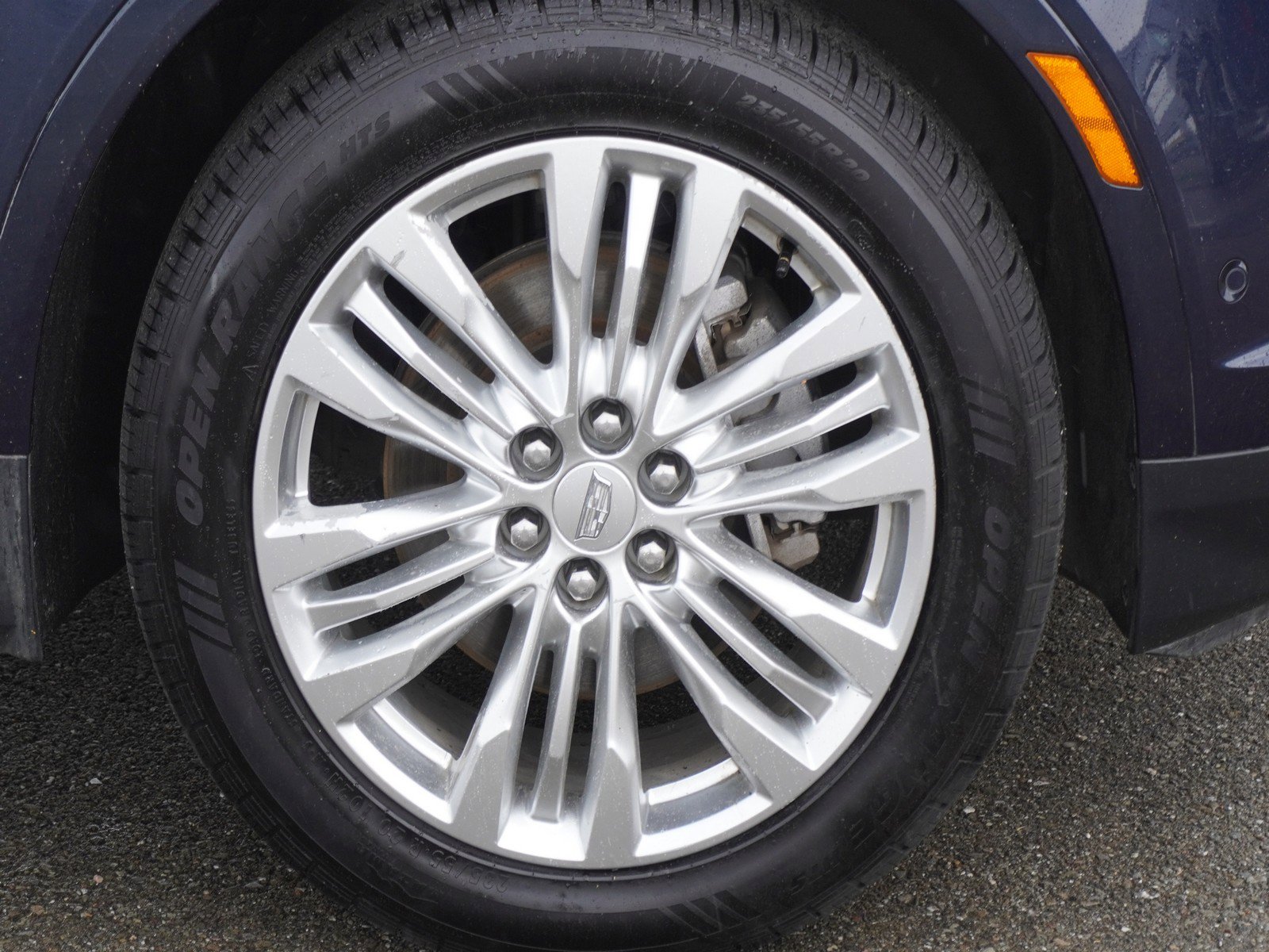 Used 2017 Cadillac XT5 Premium Luxury w/ Driver Assist Package FWD image 5