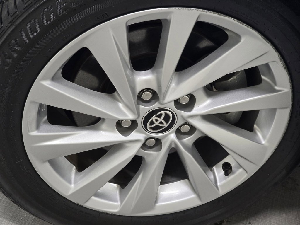 Used 2024 Toyota Camry LE image 7