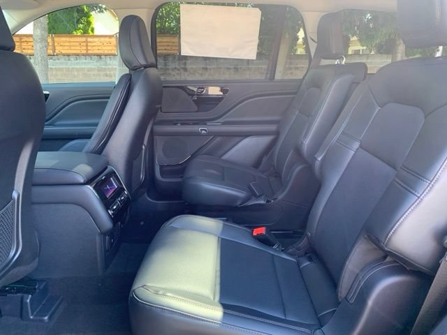 New 2026 Lincoln Aviator AWD image 17