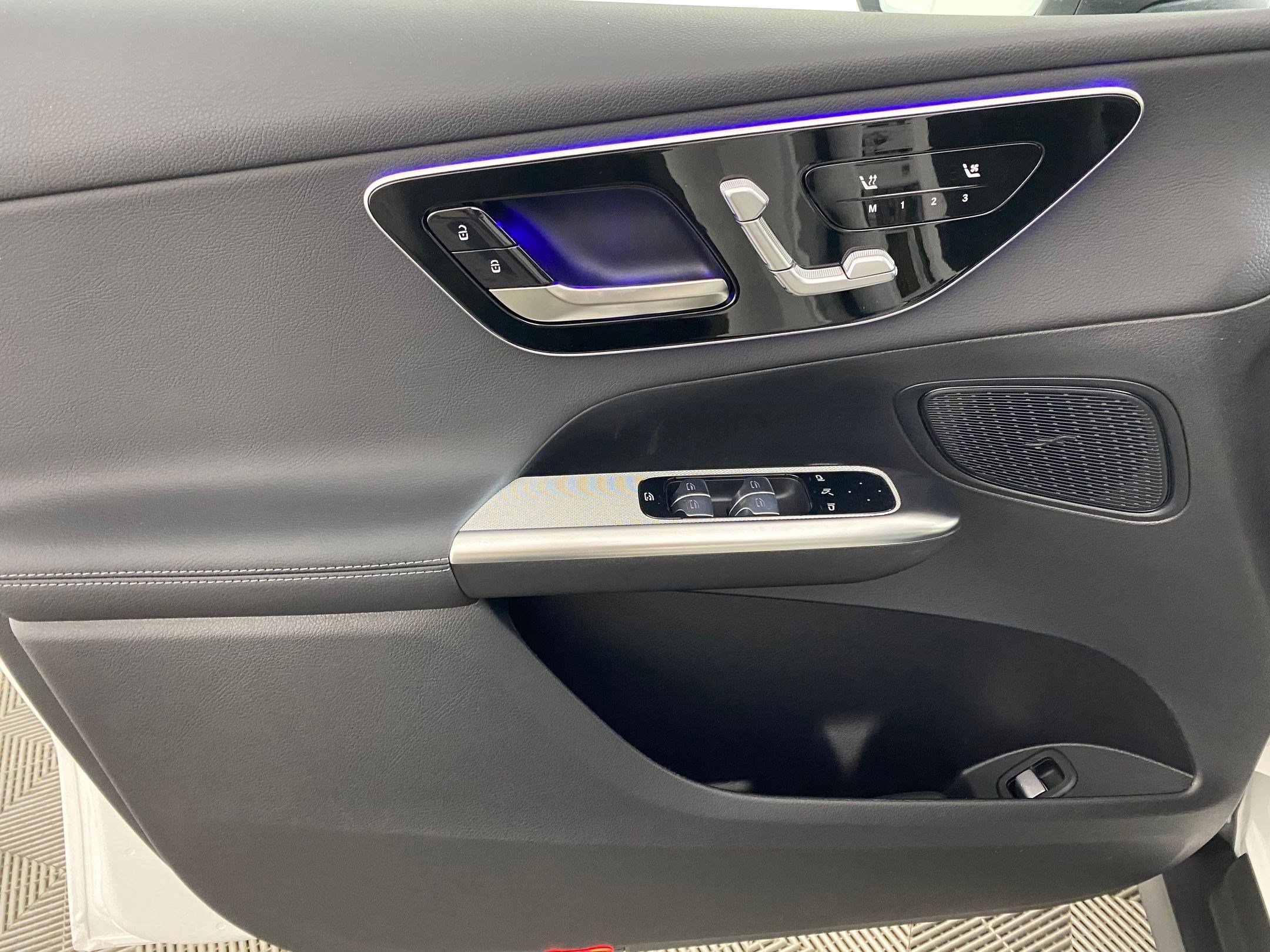 Used 2026 Mercedes-Benz GLC 300 4MATIC image 11