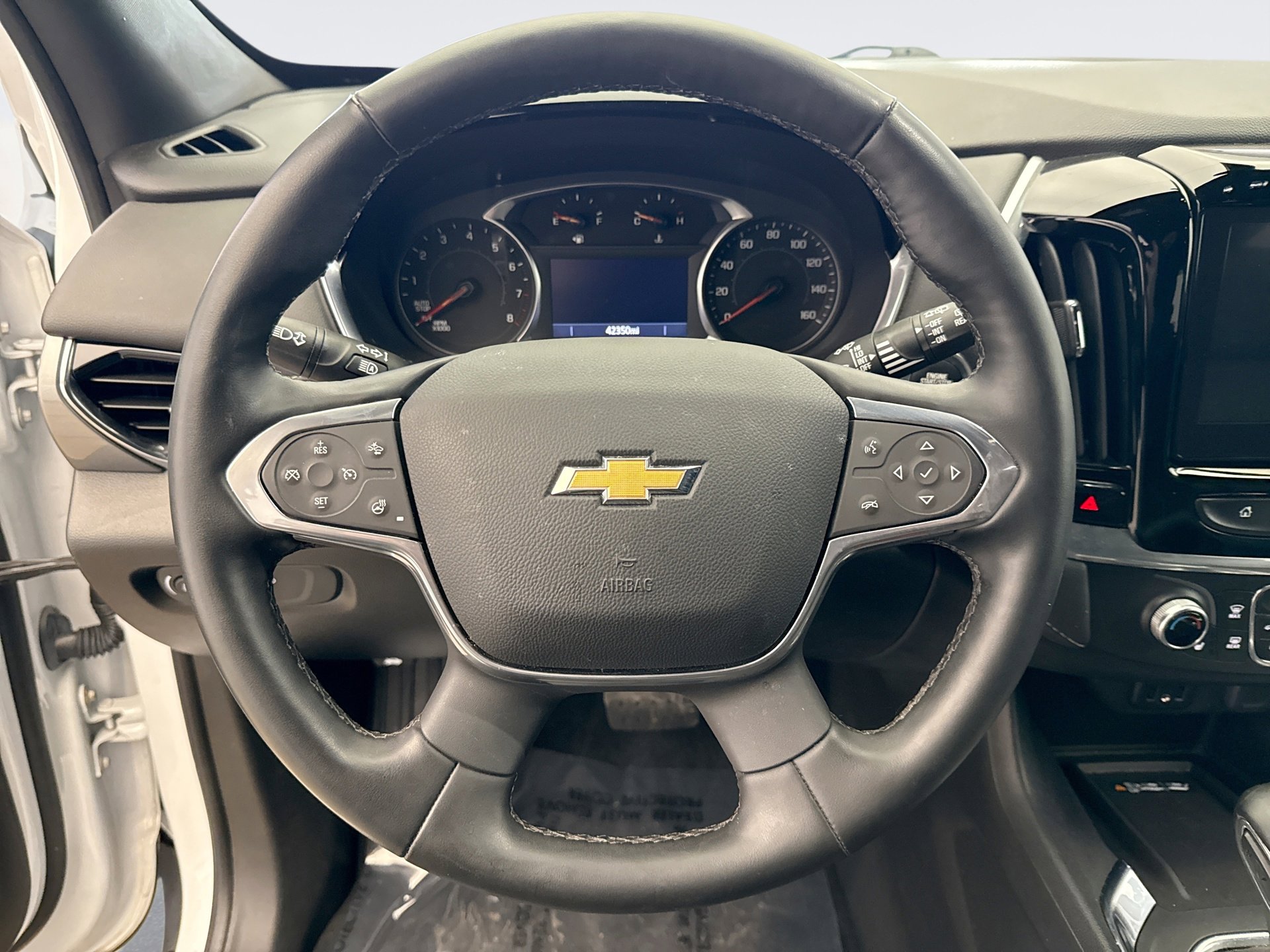 Used 2023 Chevrolet Traverse LT image 12