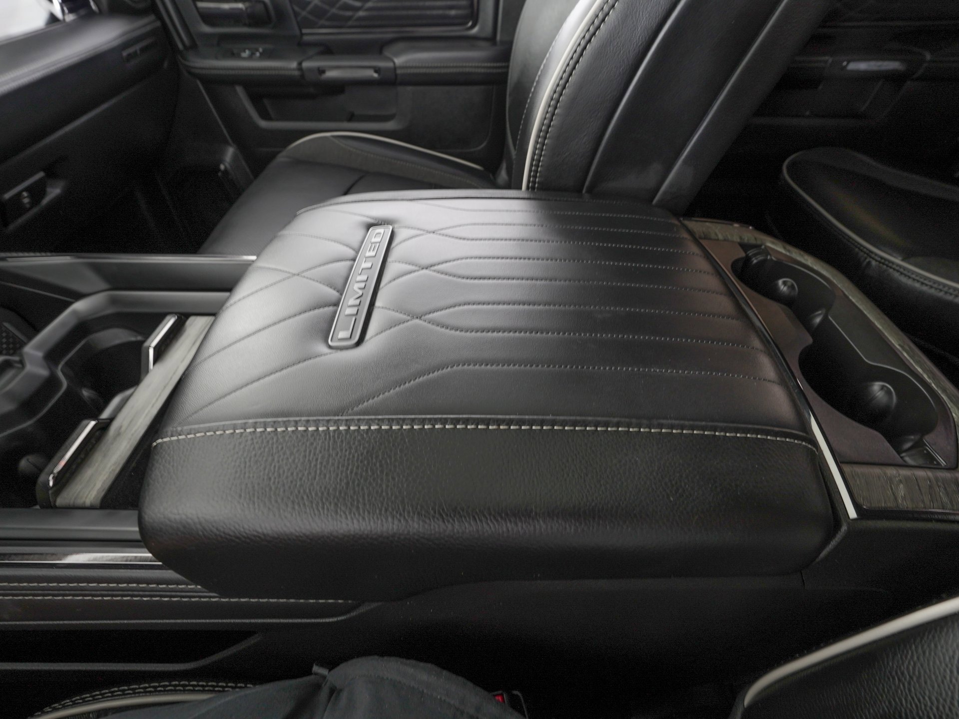 Used 2025 RAM 3500 Limited image 29