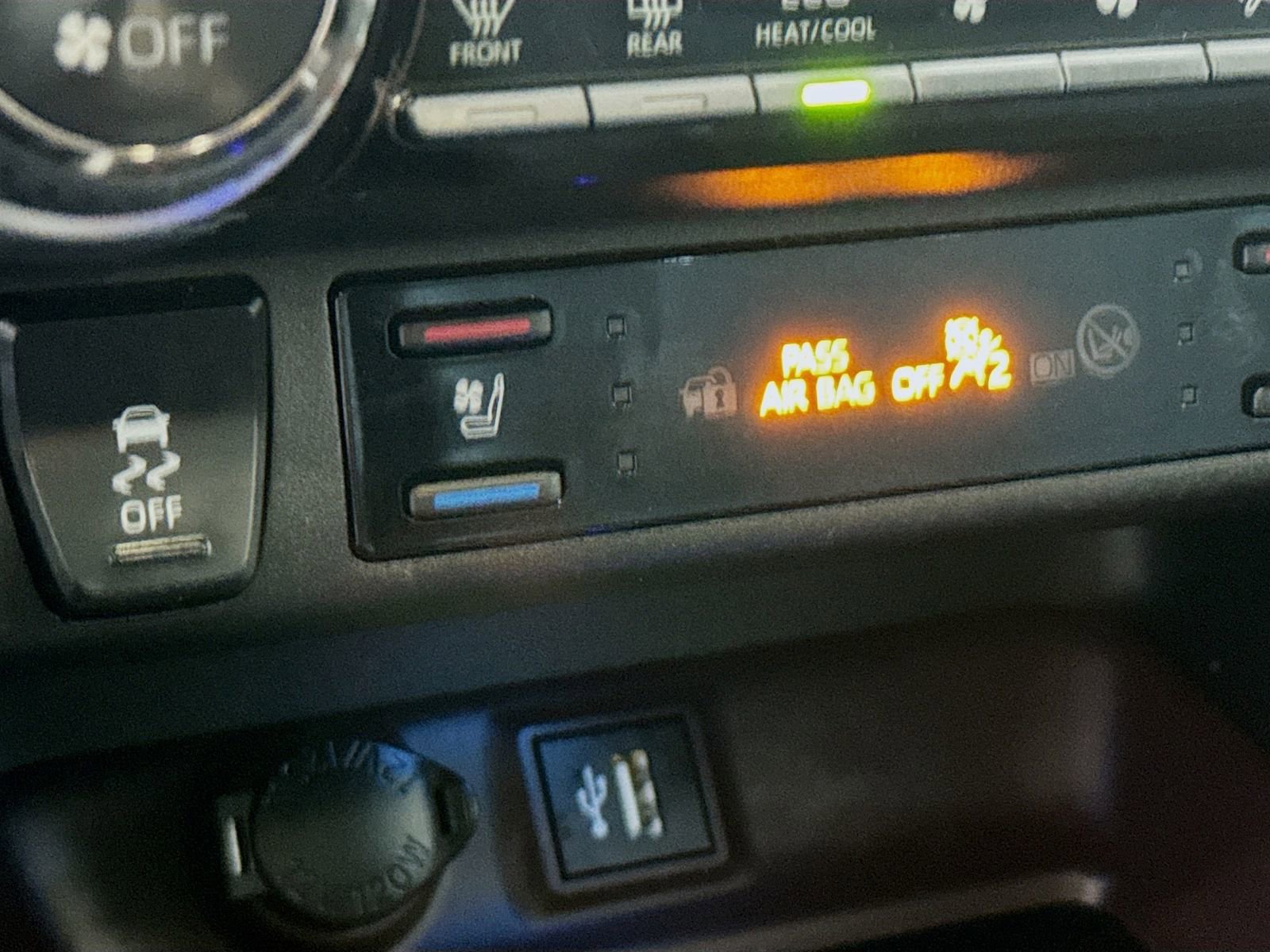 Used 2024 Toyota RAV4 Limited w/ Advanced Technology Package image 16