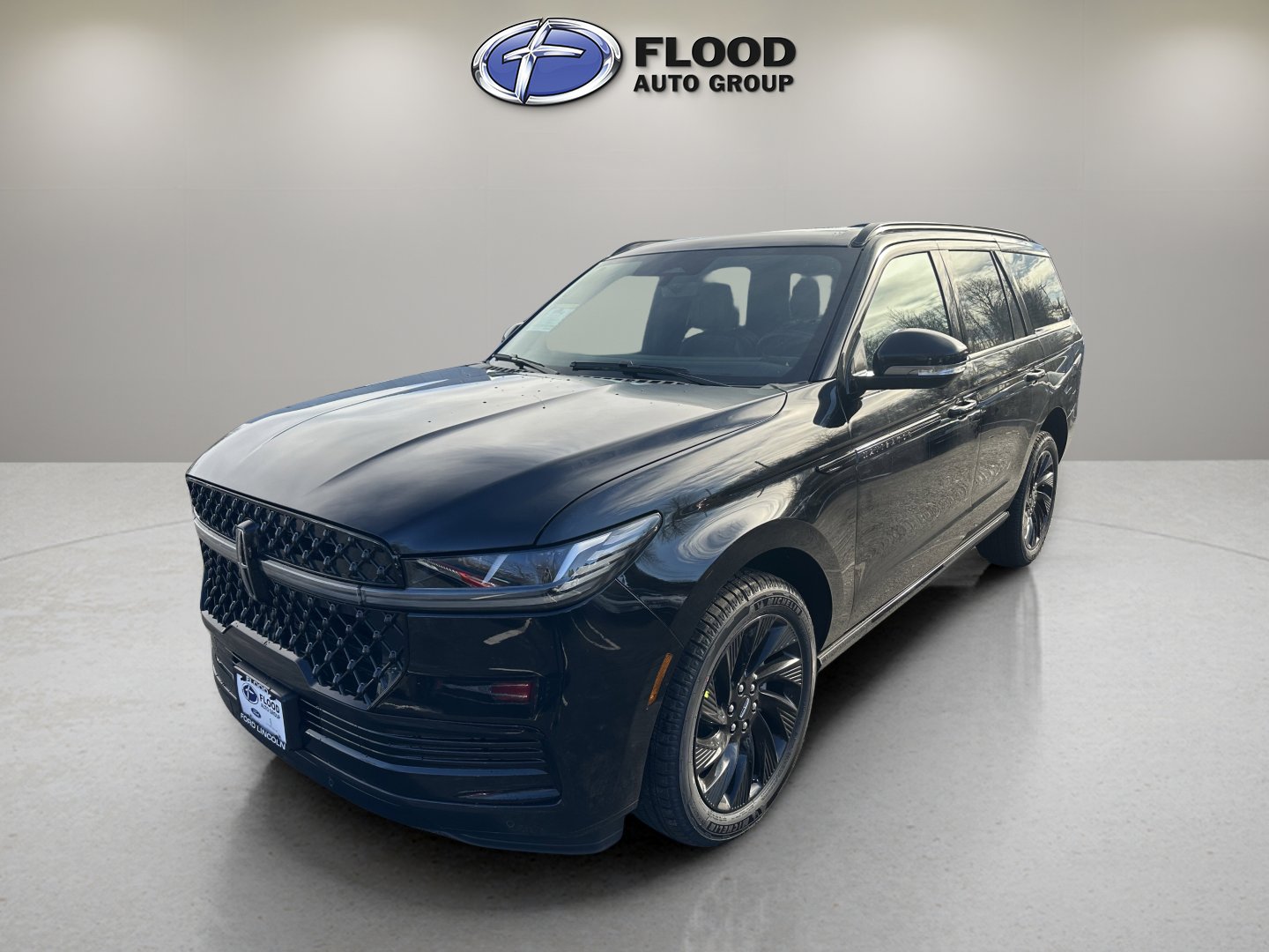 New 2026 Lincoln Navigator Reserve w/ Jet Appearance Package image 3
