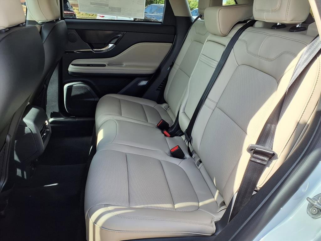 New 2026 Lincoln Corsair Premiere image 12