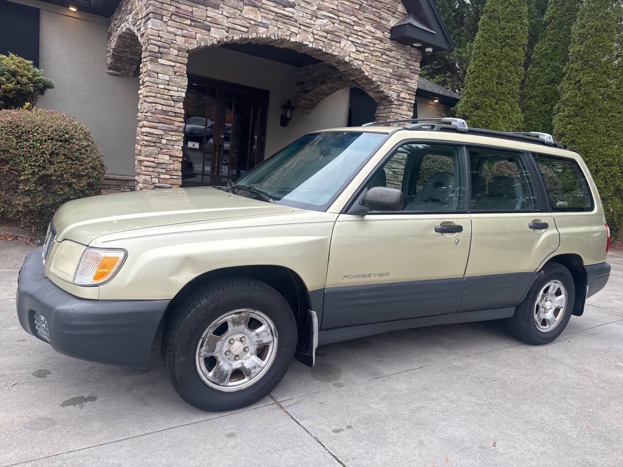 Used 2001 Subaru Forester L AWD/4WD image 3