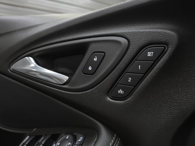 Used 2022 Buick Encore GX Essence FWD image 31