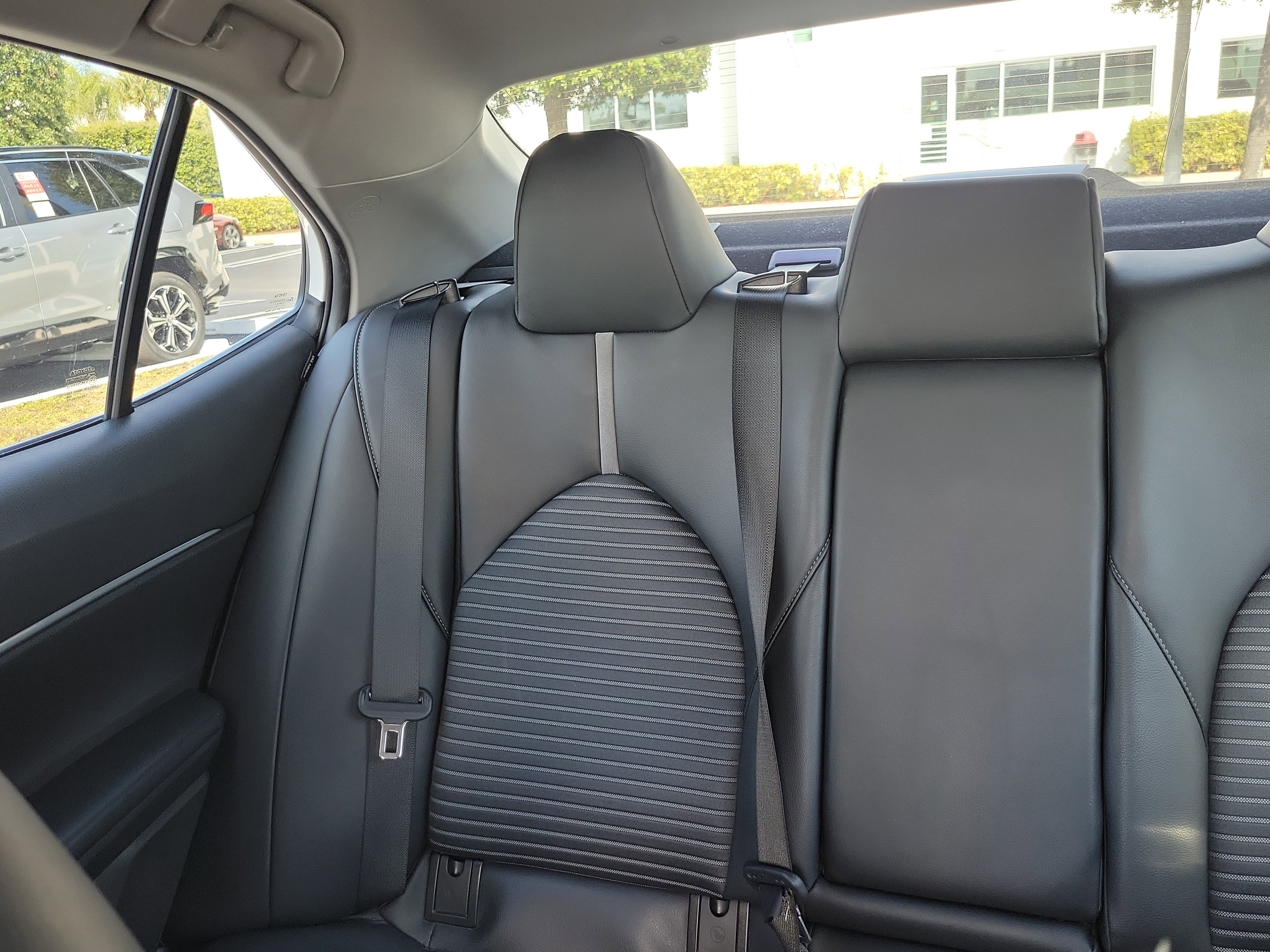 Used 2024 Toyota Camry SE image 21