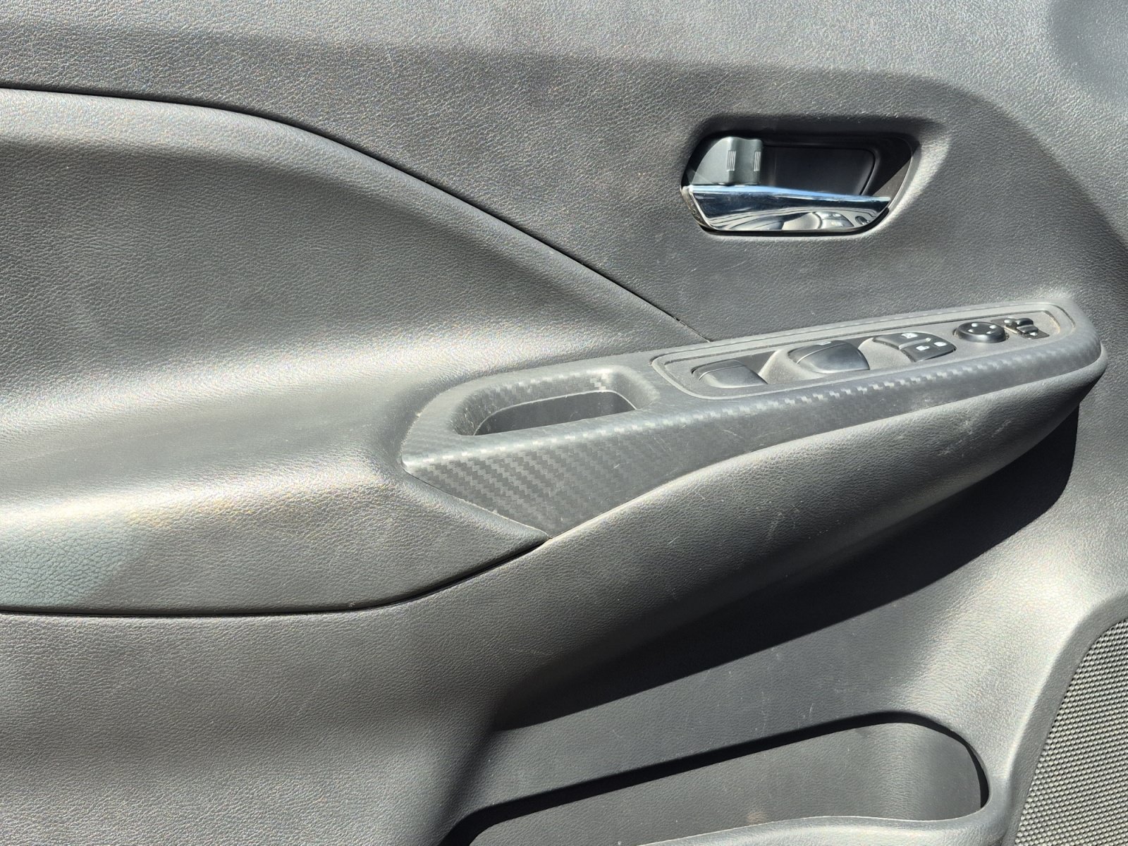 Used 2024 Nissan Versa SV FWD image 14