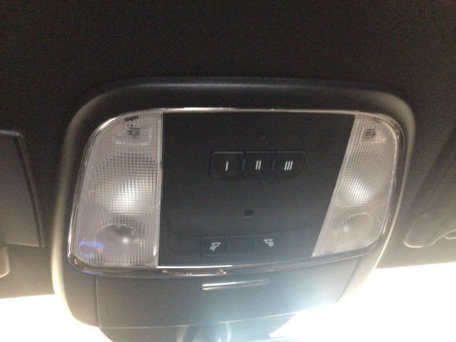 Used 2014 Chrysler 300 AWD w/ Driver Convenience Group image 17