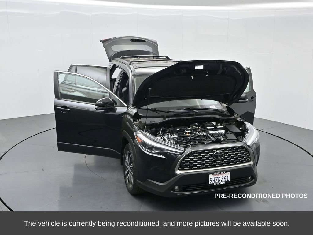 Used 2023 Toyota Corolla Cross XLE image 34