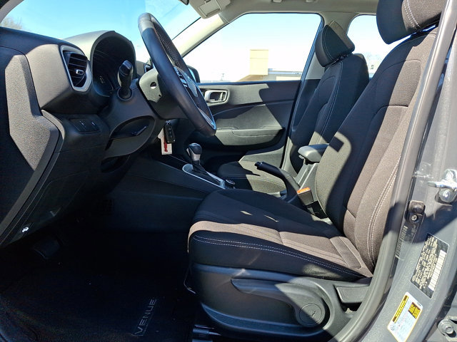 Used 2023 Hyundai Venue SEL image 13