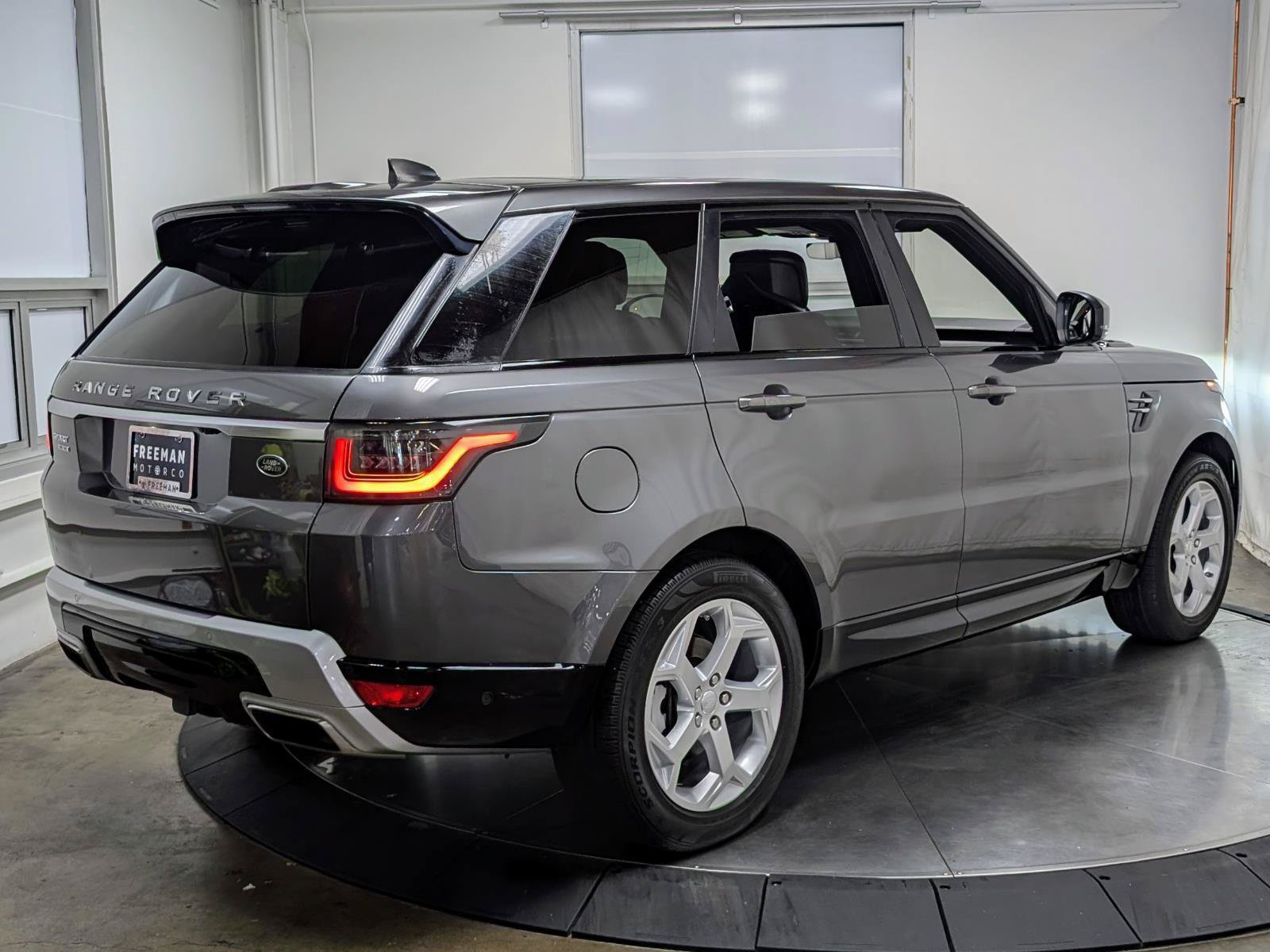 Used 2018 Land Rover Range Rover Sport HSE AWD/4WD image 9