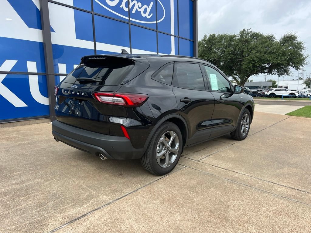 Used 2025 Ford Escape ST-Line w/ Tech Pack #1 FWD image 8