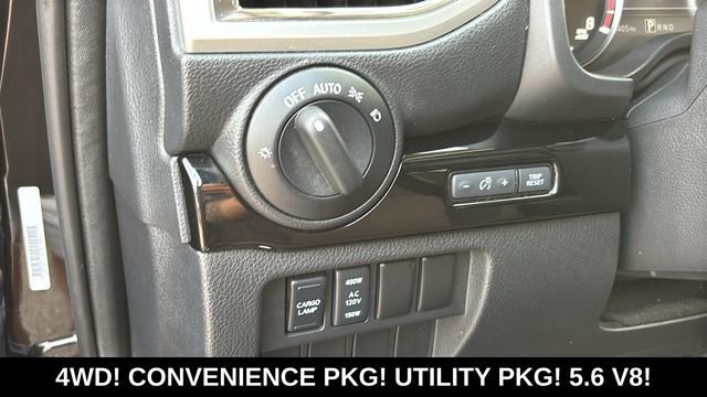Used 2021 Nissan Titan SV w/ SV Convenience Package AWD/4WD image 12
