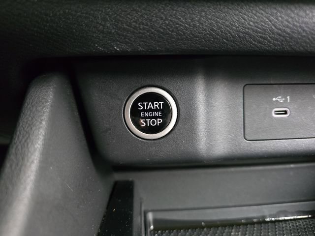 Used 2023 Nissan Rogue SV image 32