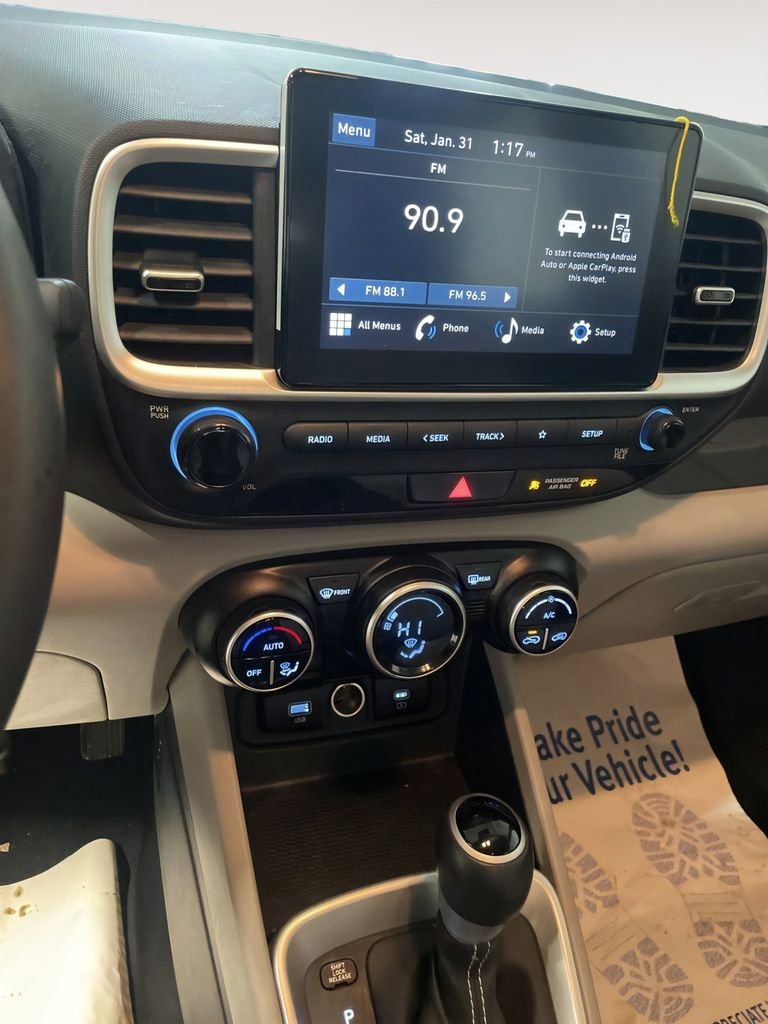 Certified 2023 Hyundai Venue SEL image 25