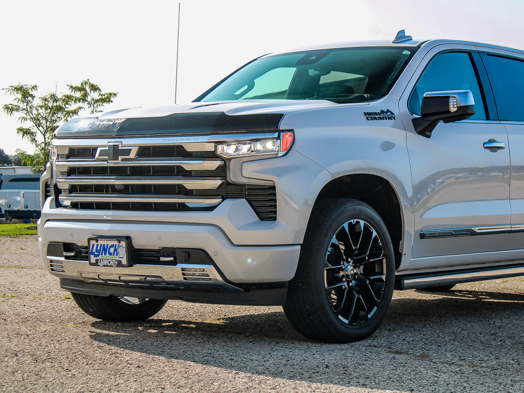 Used 2024 Chevrolet Silverado 1500 High Country w/ Technology Package AWD/4WD image 16