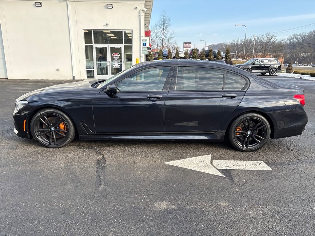 Used 2016 BMW 750i xDrive video 2