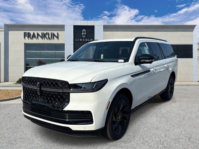 New 2027 Lincoln Navigator L Reserve w/ Jet Appearance Package AWD/4WD image 3