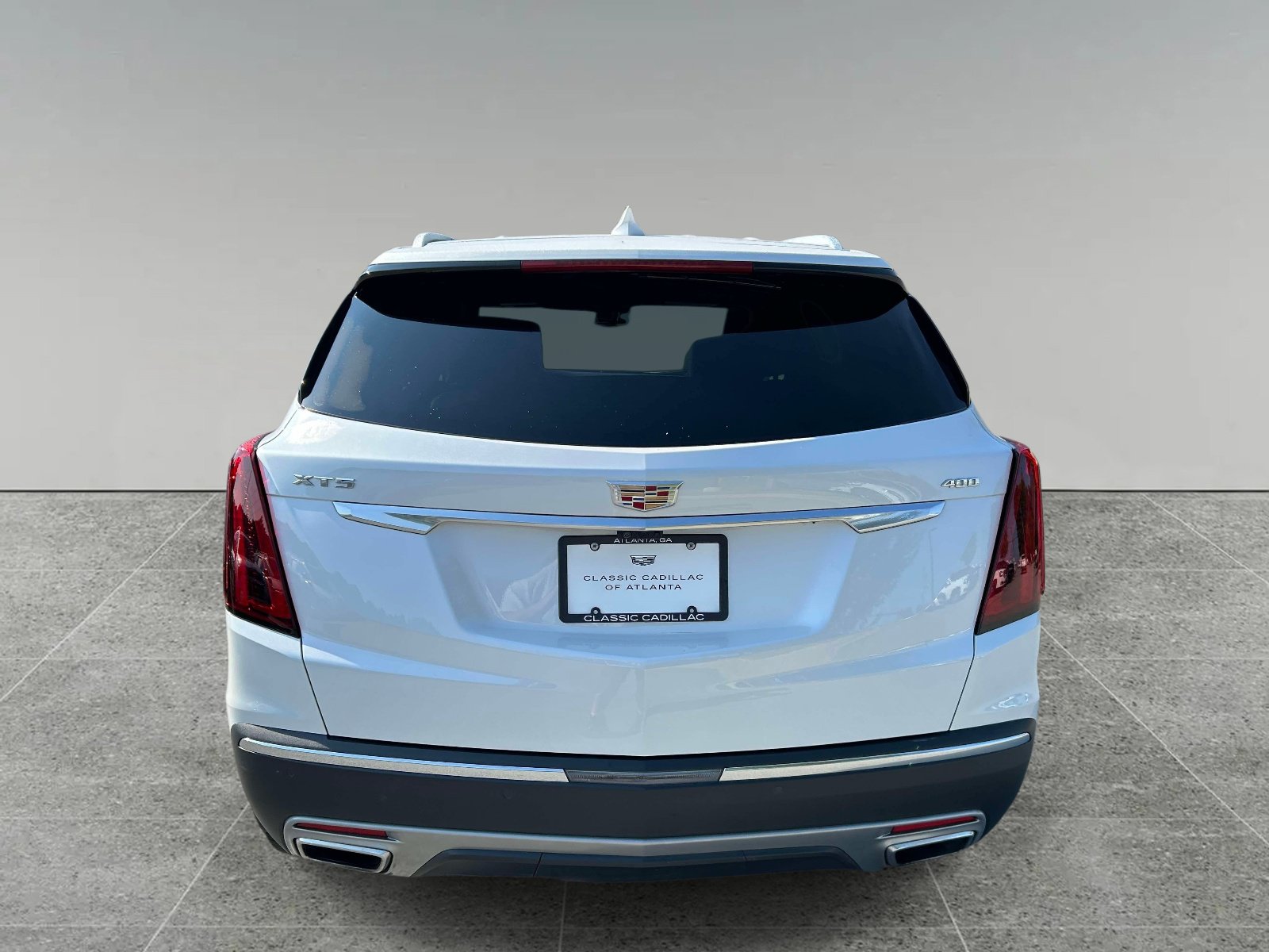 Certified 2025 Cadillac XT5 Premium Luxury w/ Technology Package FWD image 4