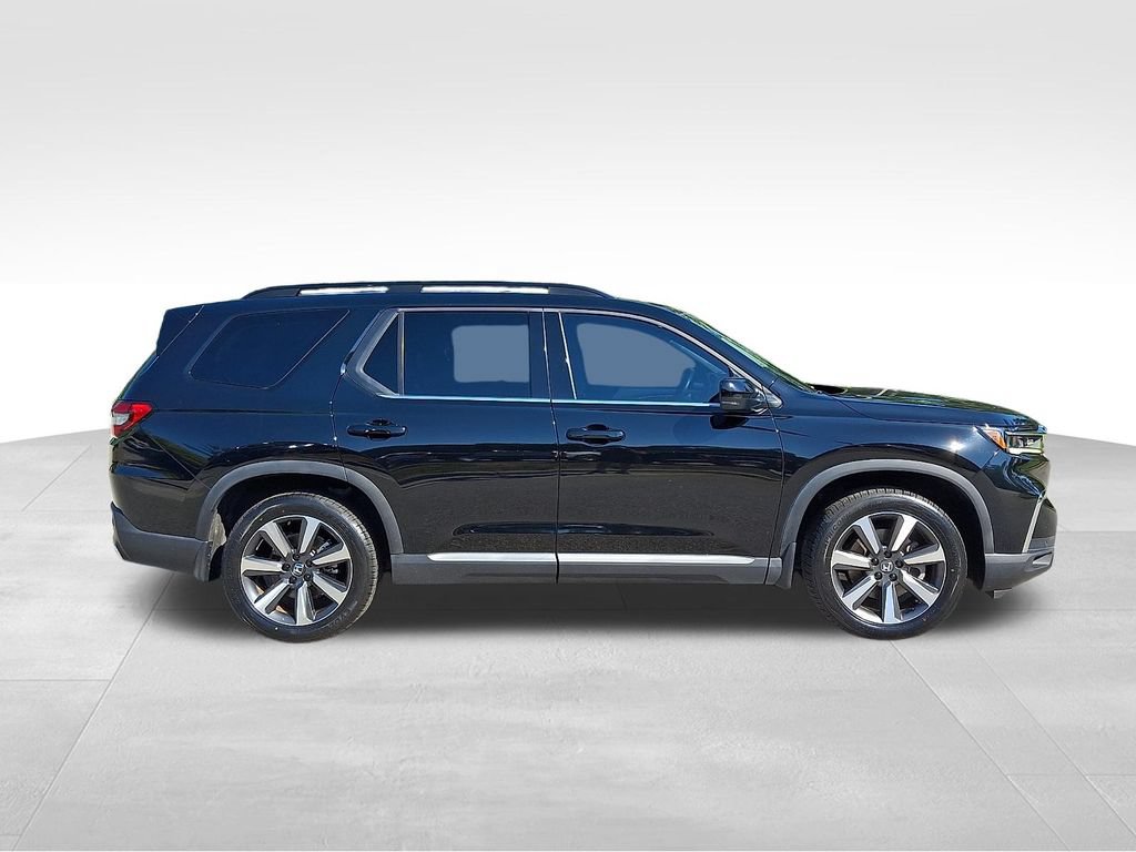 Used 2024 Honda Pilot Touring image 7