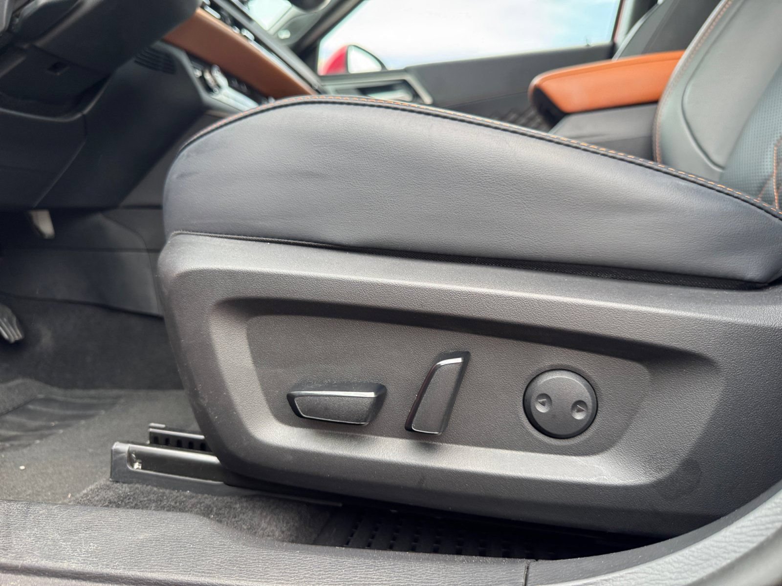Used 2024 Mitsubishi Outlander SEL AWD/4WD image 19
