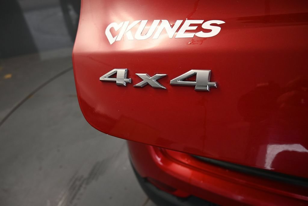 Used 2025 Jeep Compass Limited AWD/4WD image 20