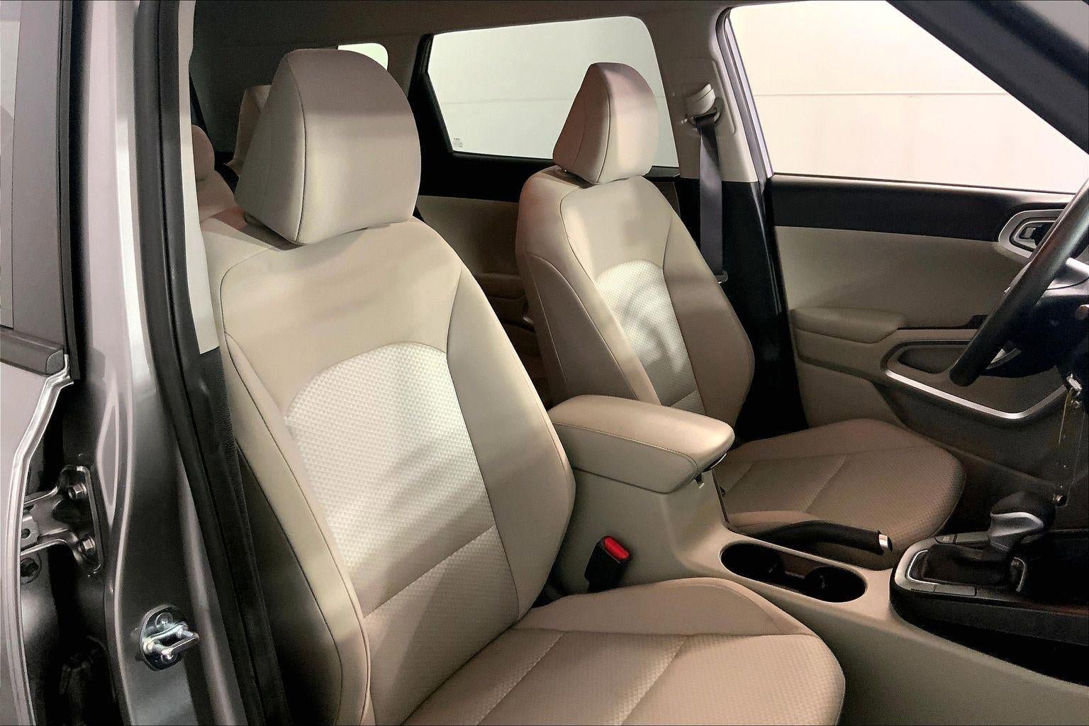 Certified 2025 Kia Soul LX image 7