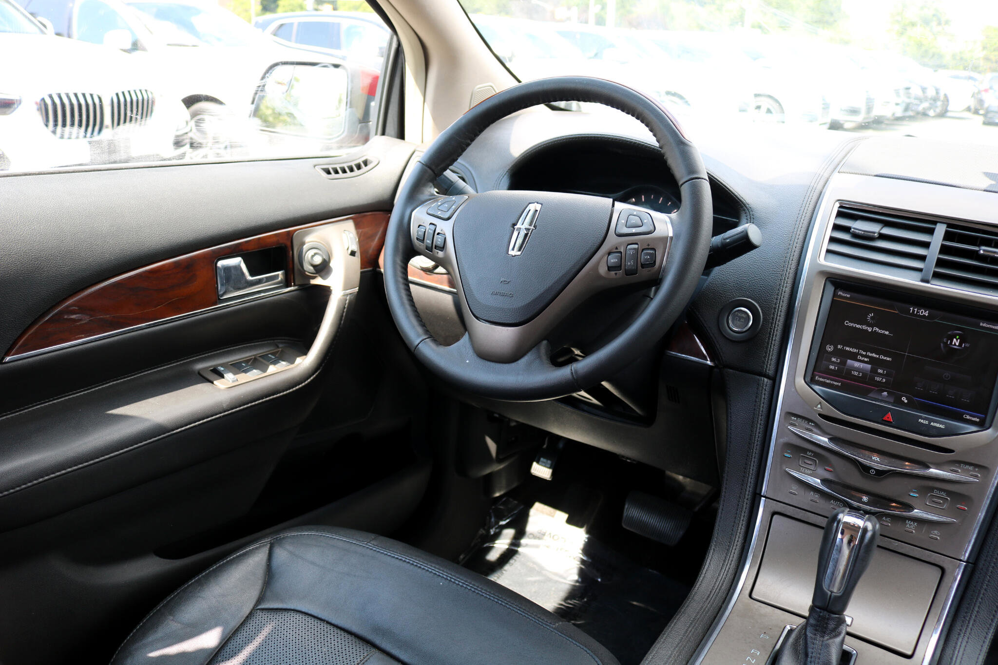 Used 2015 Lincoln MKX FWD w/ Walnut Swirl Wood Package image 35