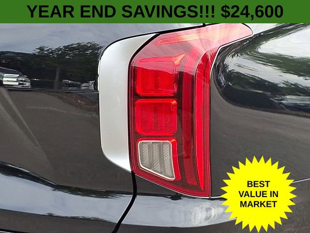 Used 2022 Hyundai Palisade Limited w/ Winter Package image 11