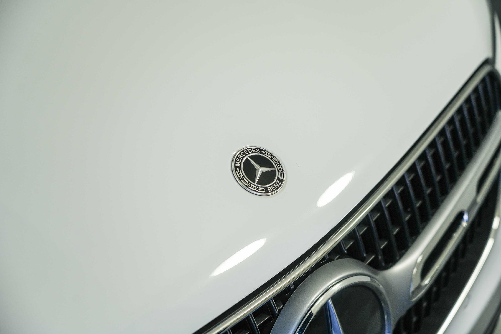 Used 2024 Mercedes-Benz GLC 300 image 3