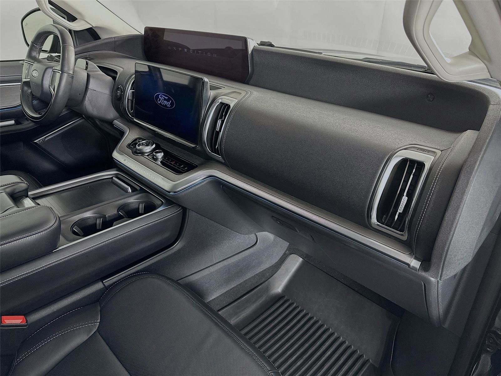 Used 2025 Ford Expedition Max Platinum w/ Driver's Package AWD/4WD image 31