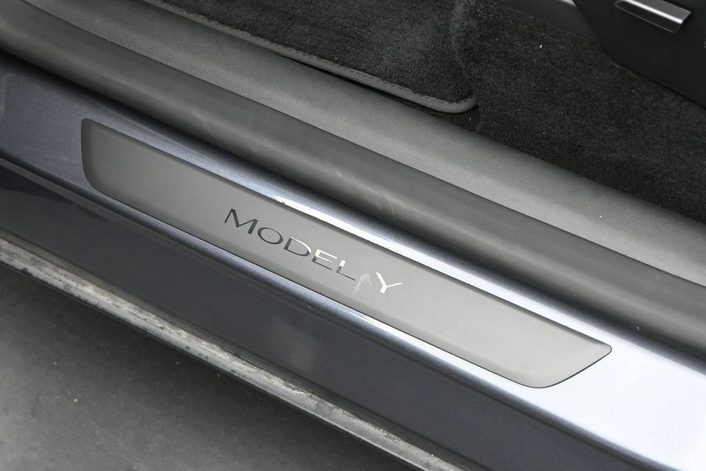 Used 2023 Tesla Model Y Long Range AWD/4WD image 7