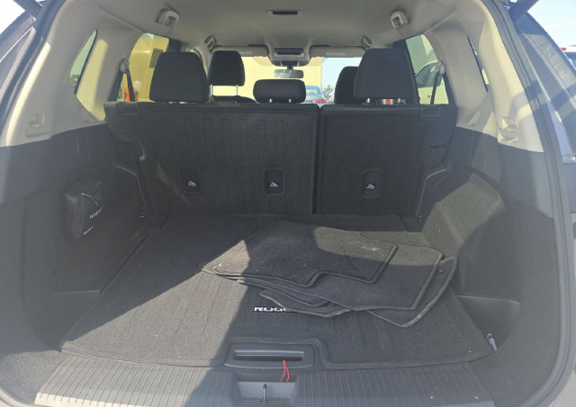 Certified 2025 Nissan Rogue SV FWD image 7