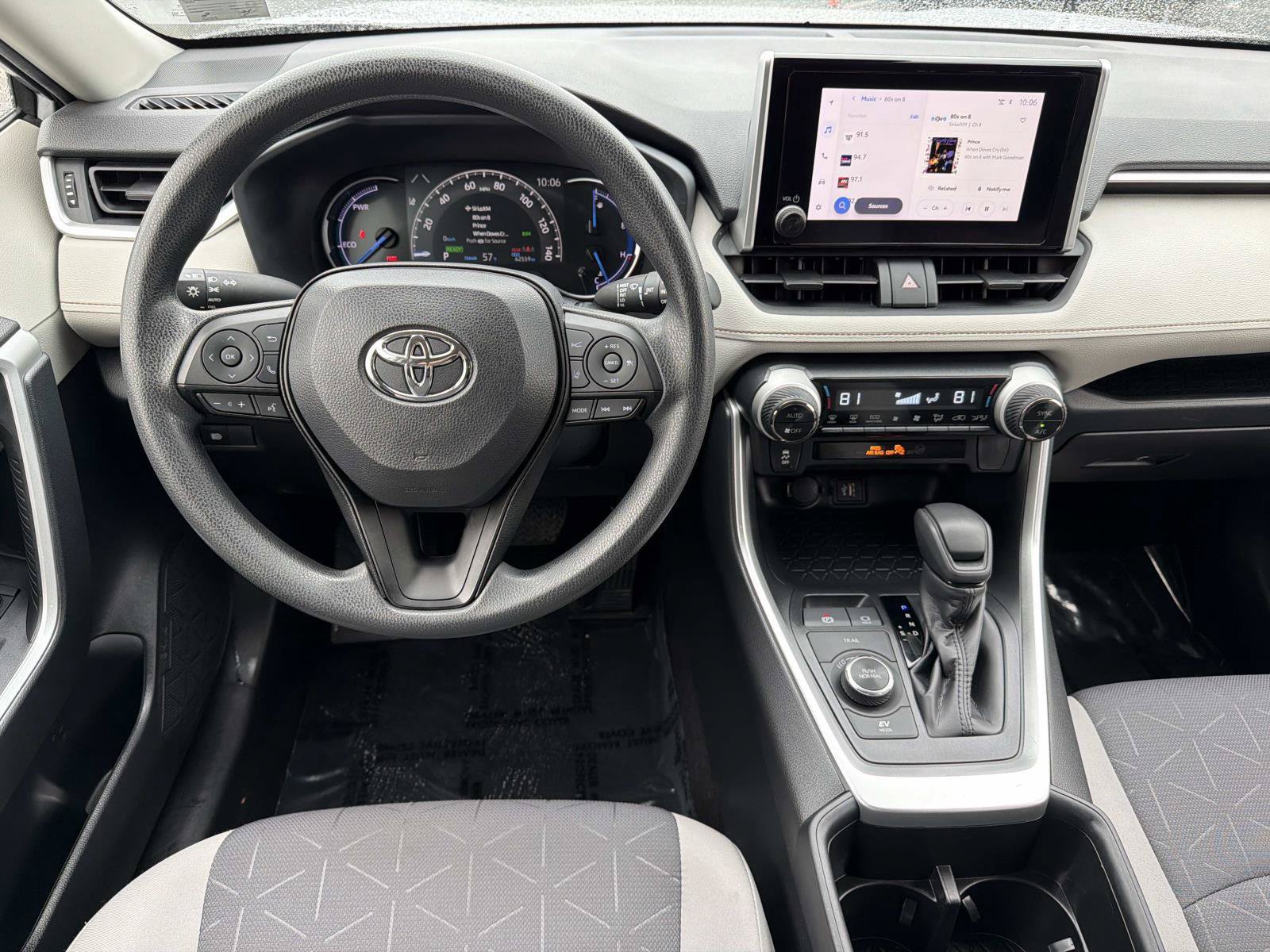 Used 2023 Toyota RAV4 XLE AWD/4WD image 10