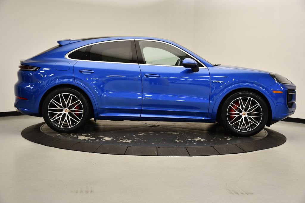 Certified 2025 Porsche Cayenne S image 8