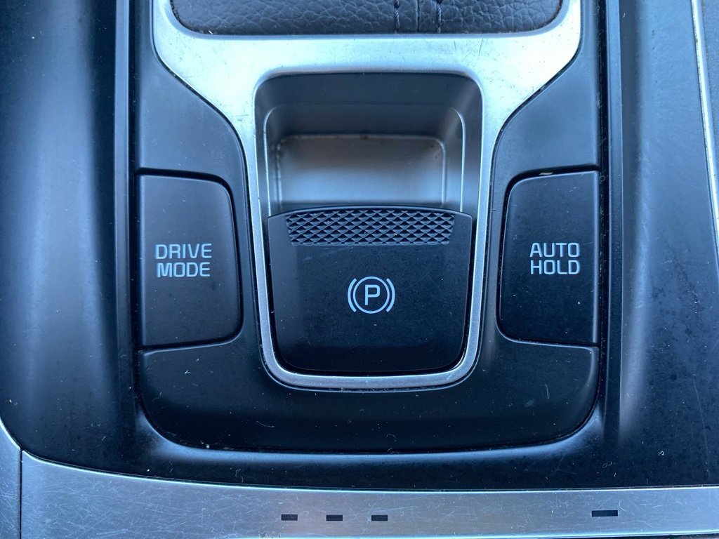 Certified 2022 Kia Carnival LX image 35