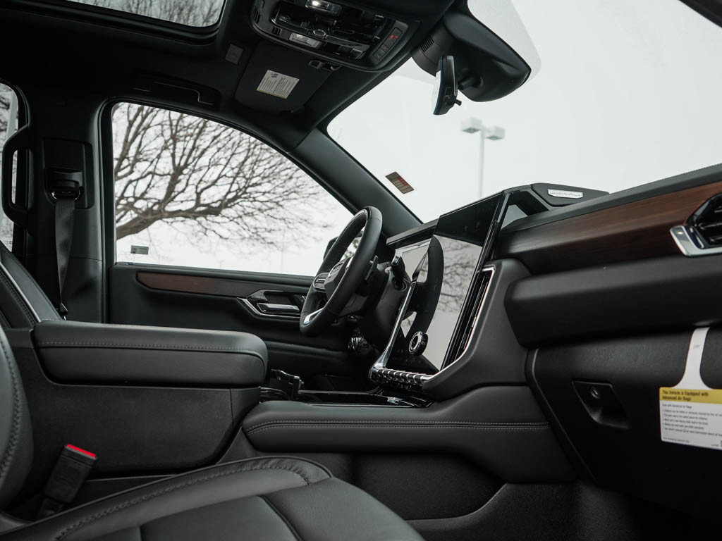 New 2026 GMC Yukon XL Denali w/ Denali Reserve Package image 12