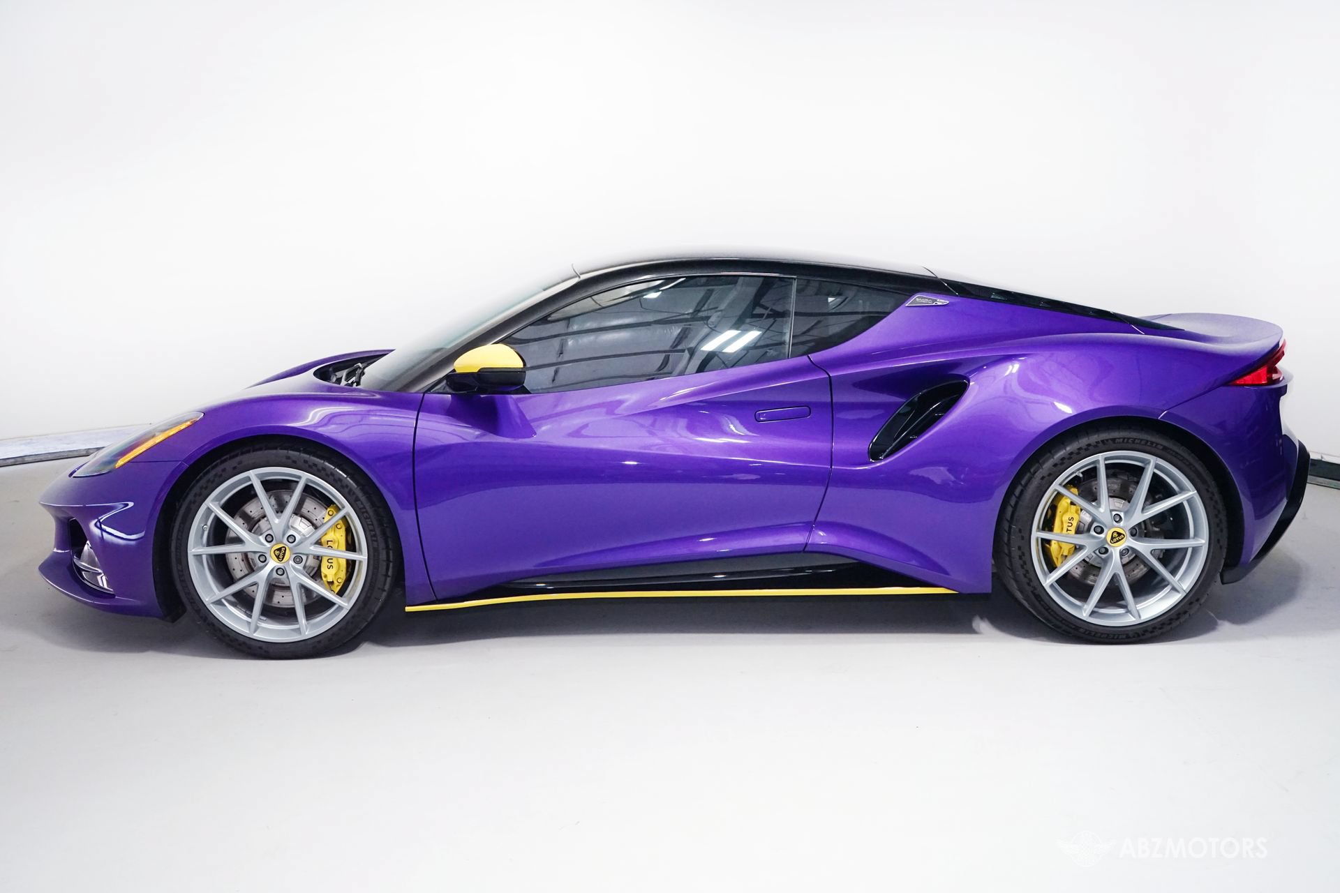 Used 2026 Lotus Emira SE RWD image 4