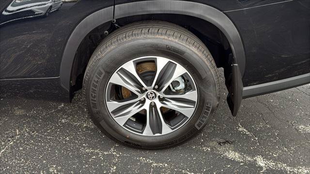 Certified 2026 Toyota Highlander XLE AWD/4WD image 13