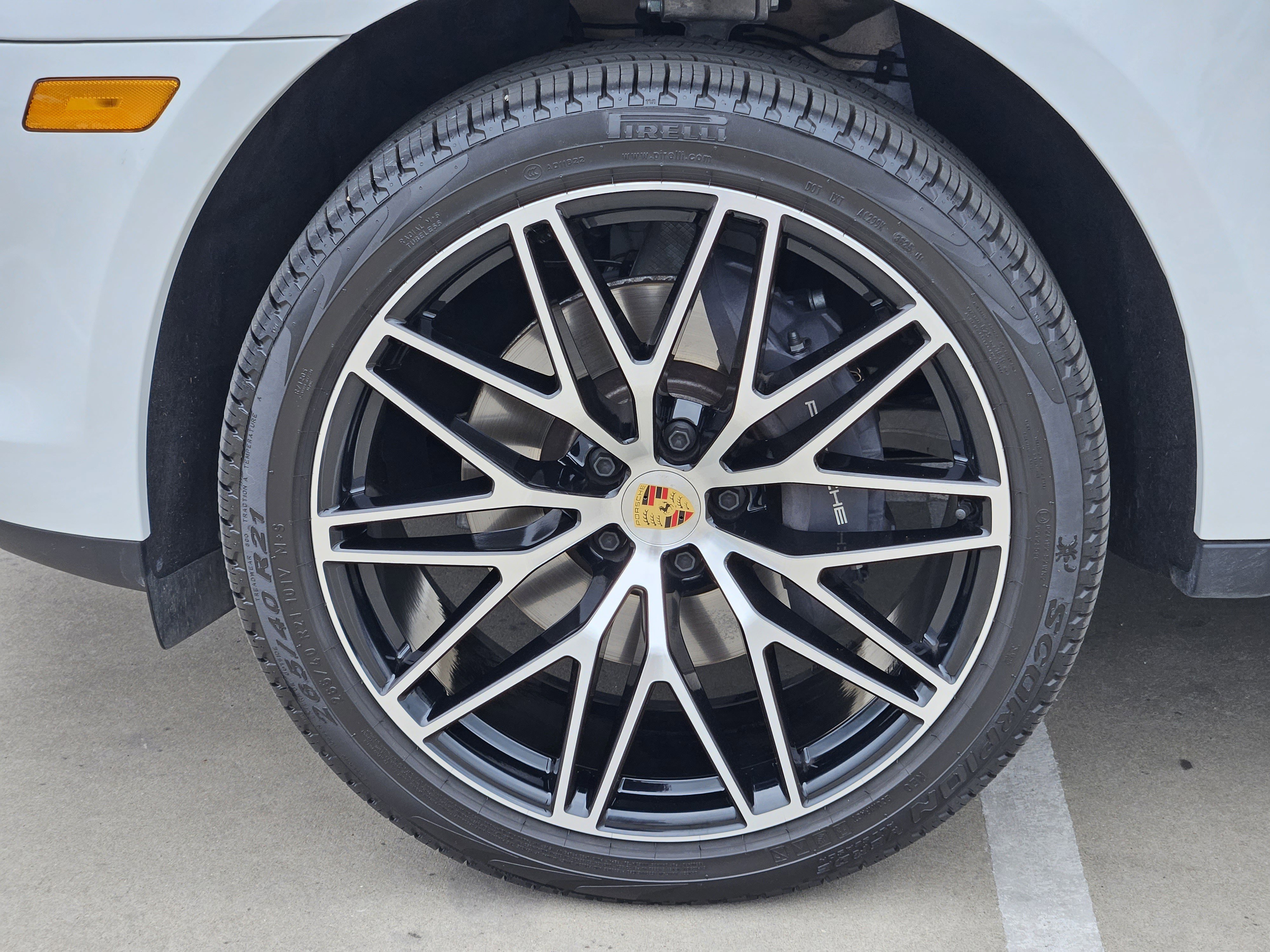 Certified 2026 Porsche Macan AWD/4WD image 14