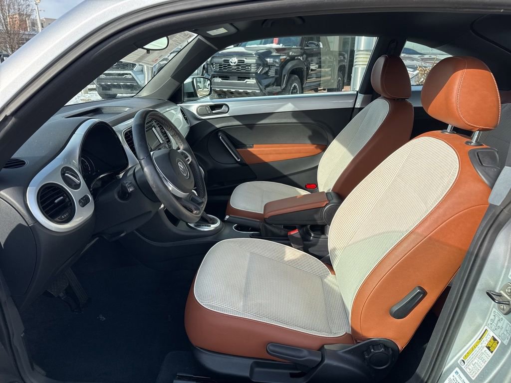 Used 2015 Volkswagen Beetle 1.8T Classic image 12