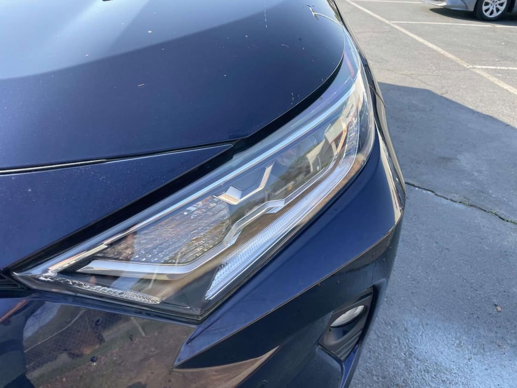 Used 2021 Toyota RAV4 XLE Premium image 14