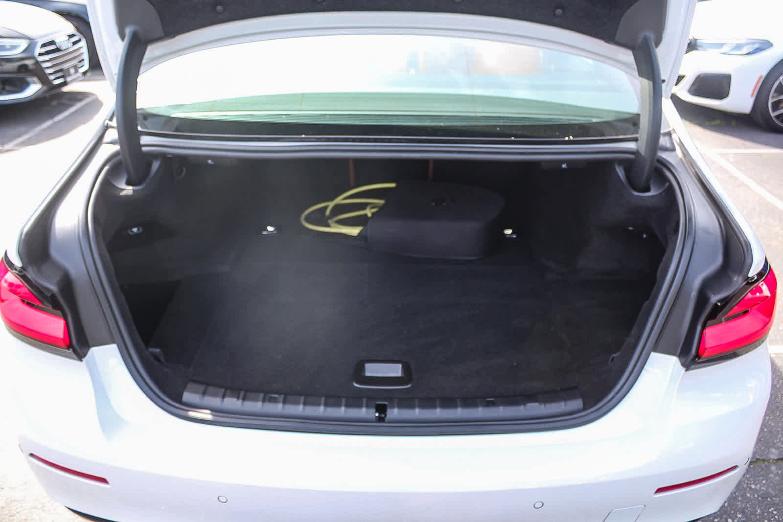 Certified 2023 BMW 530e w/ Convenience Package image 25