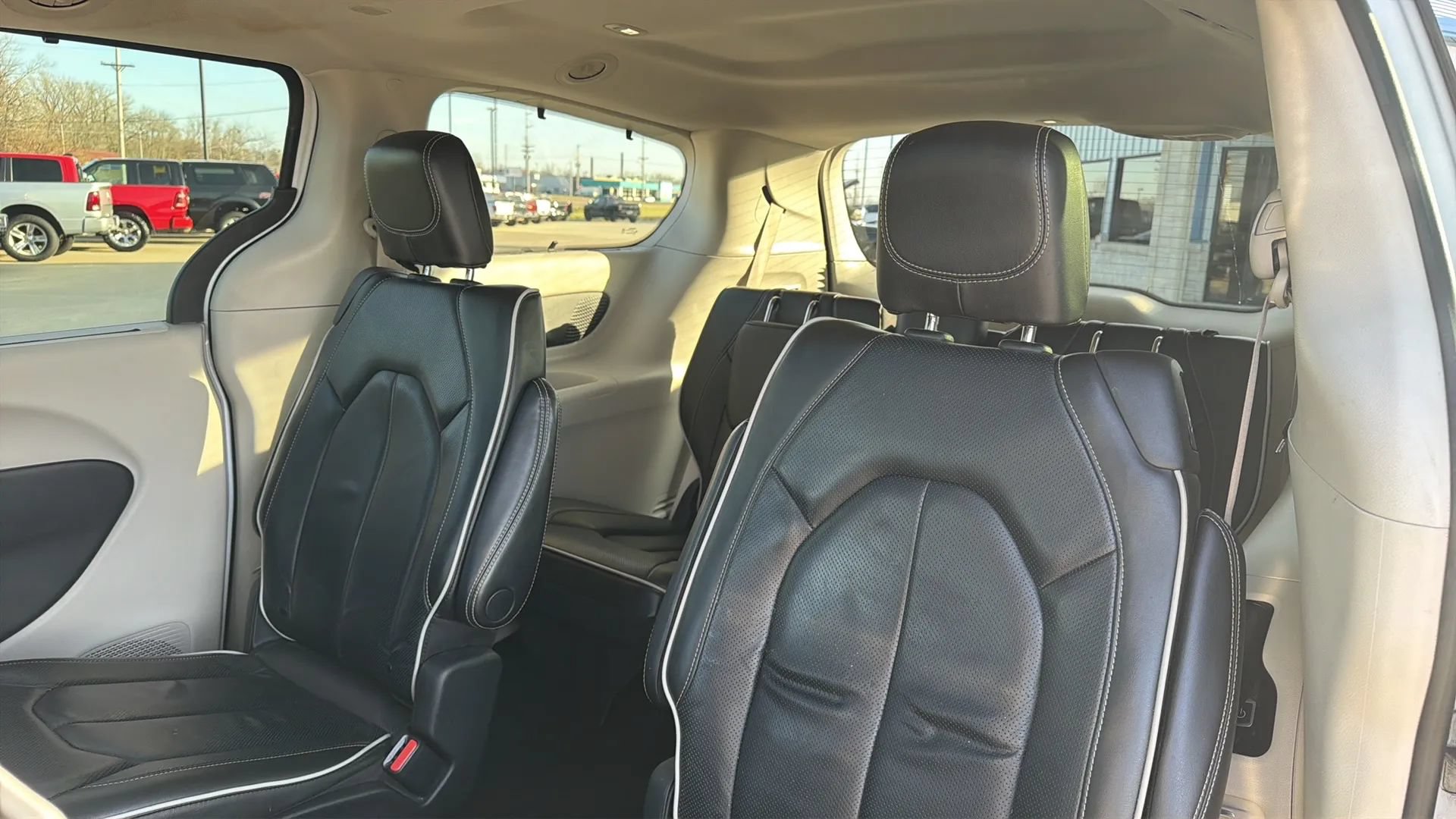 Used 2022 Chrysler Pacifica Limited image 55