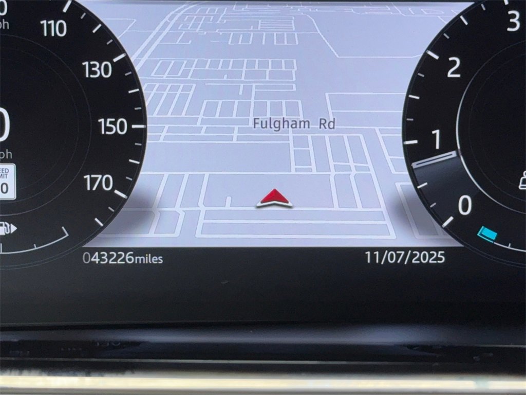 Used 2021 Land Rover Range Rover Evoque R-Dynamic SE image 16