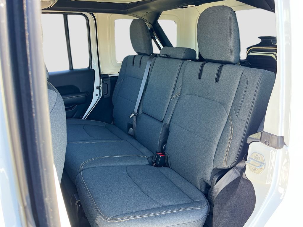 Certified 2025 Jeep Wrangler Unlimited Sahara w/ Safety Group image 23